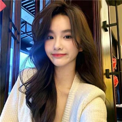 出山便是食神，她却做了端菜小妹